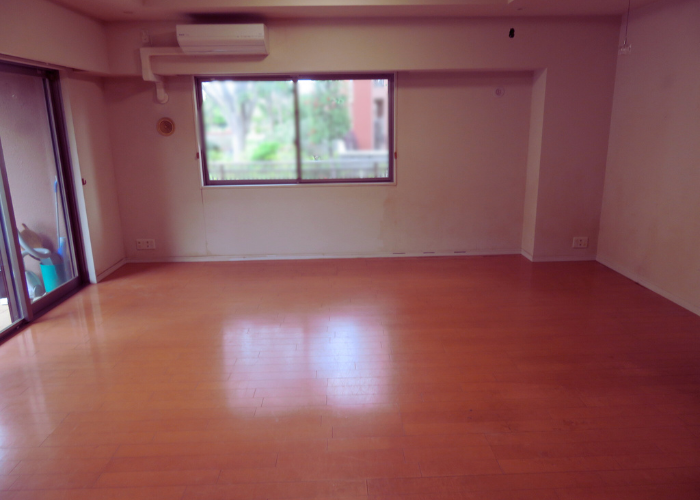 印西マンション施工前リビング